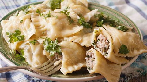 Schwäbische Maultaschen. - Foto: ALLEKO / iStock