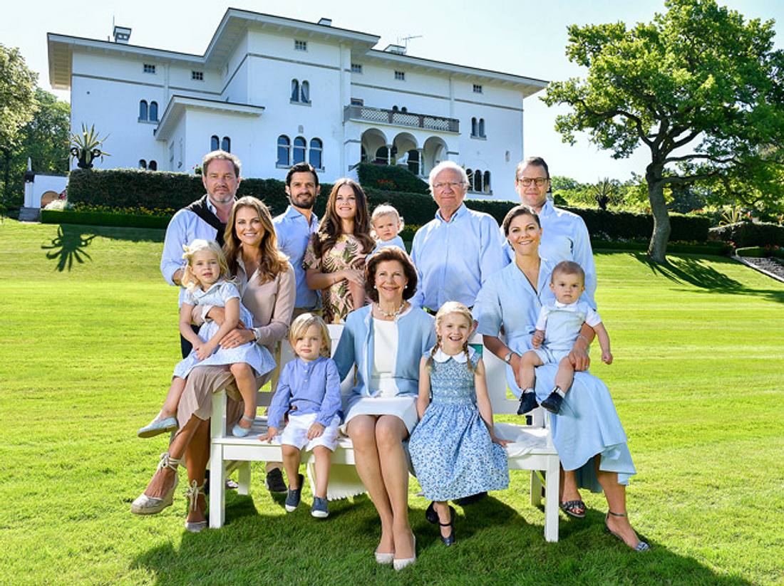 Die Königsfamilie im Sommerurlaub 2017 auf Öland.