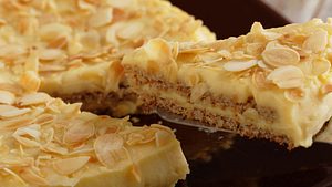 schwedische Mandeltorte - Foto: -lvinst- / iStock