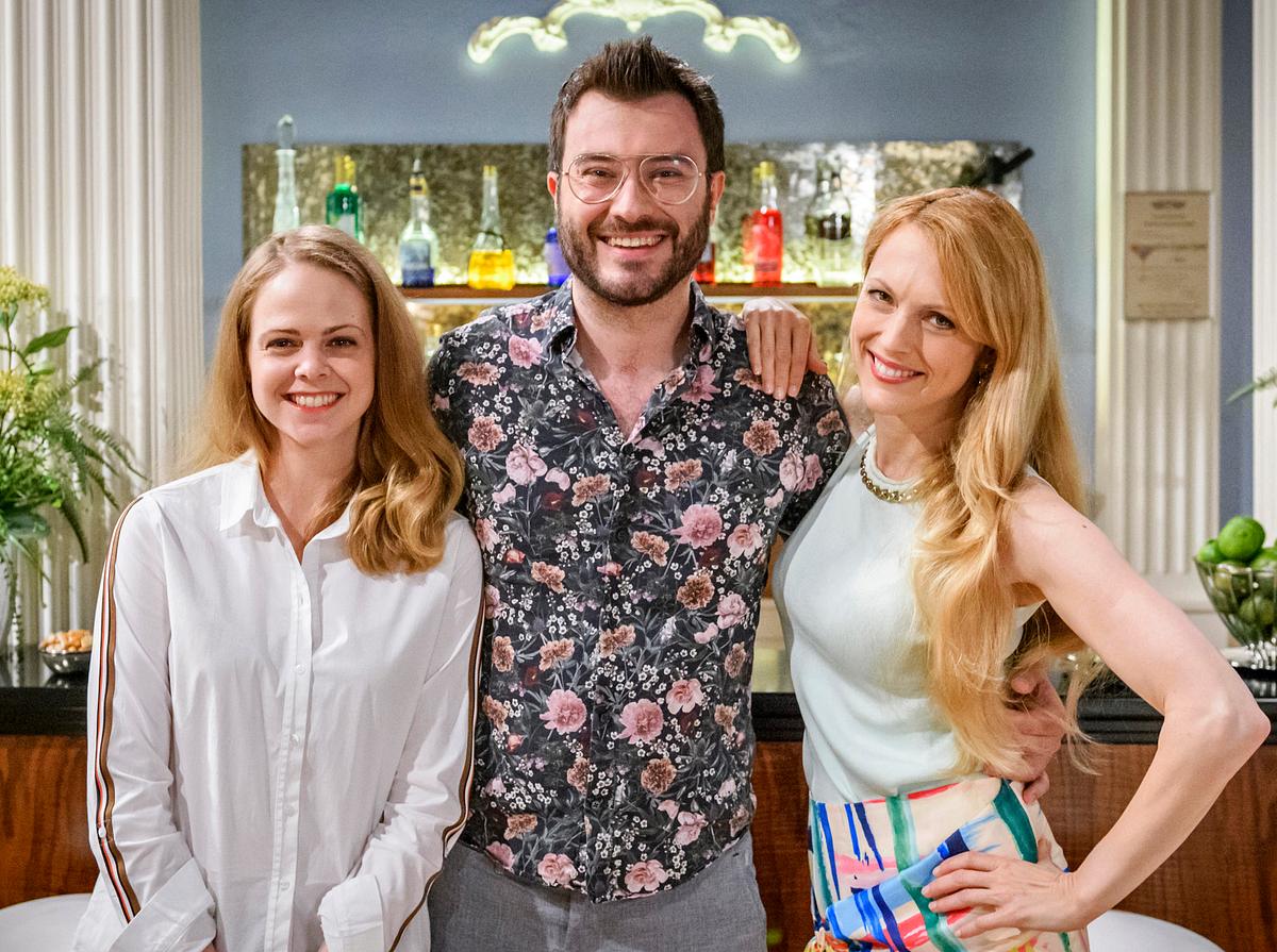 'Sturm der Liebe'-Gaststar Sebastian Klussmann mit Jennifer Siemann und Natalie Alison.