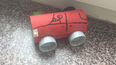 Magnetisches Spielzeugauto selbst basteln - Foto: Liebenswert