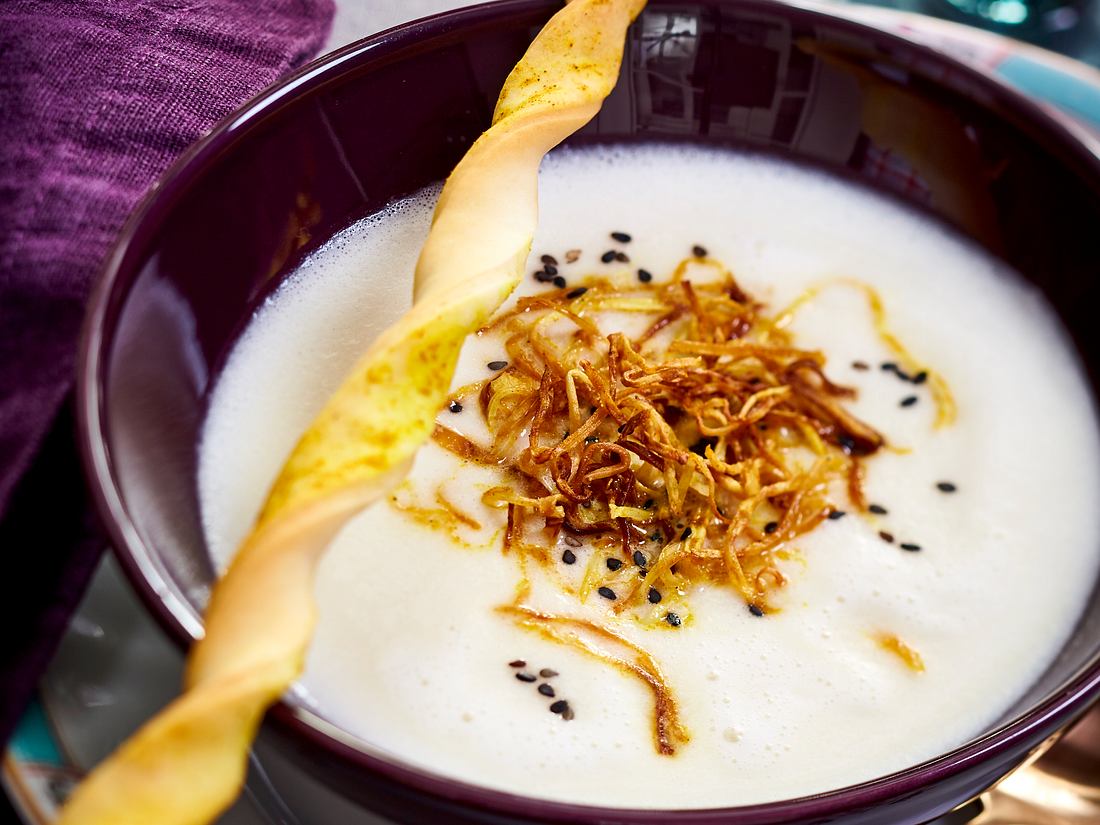 Selleriesuppe mit Kokosmilch. Selleriesuppe mit Kokosmilch.
