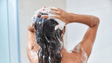 shampoo ohne sulfate - Foto: svitlana Hulko/iStock
