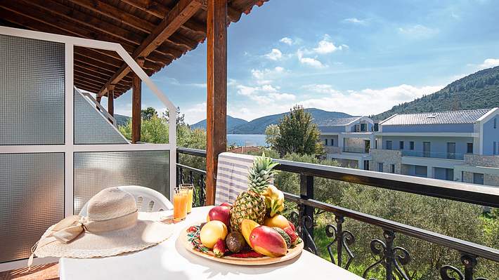 Sichtschutz Dachterrasse - Foto: iStock/GeorgeTsamakdas 