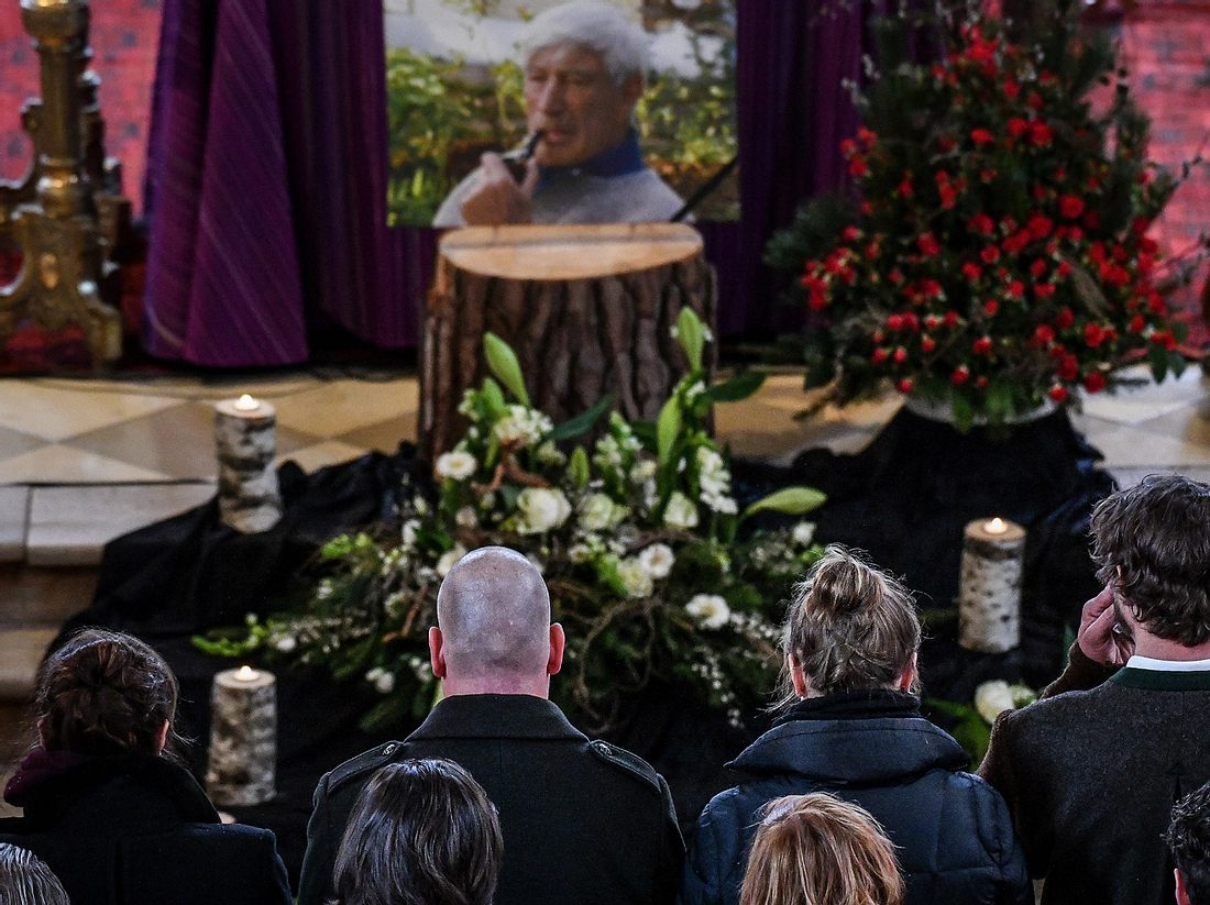 In einem Trauergottesdienst nahmen Freunde und Kollegen am 19. März 2018
Abschied von Siegfried Rauch. Siegfried Rauch: Kollegen und Freunde nehmen Abschied vom Schauspieler