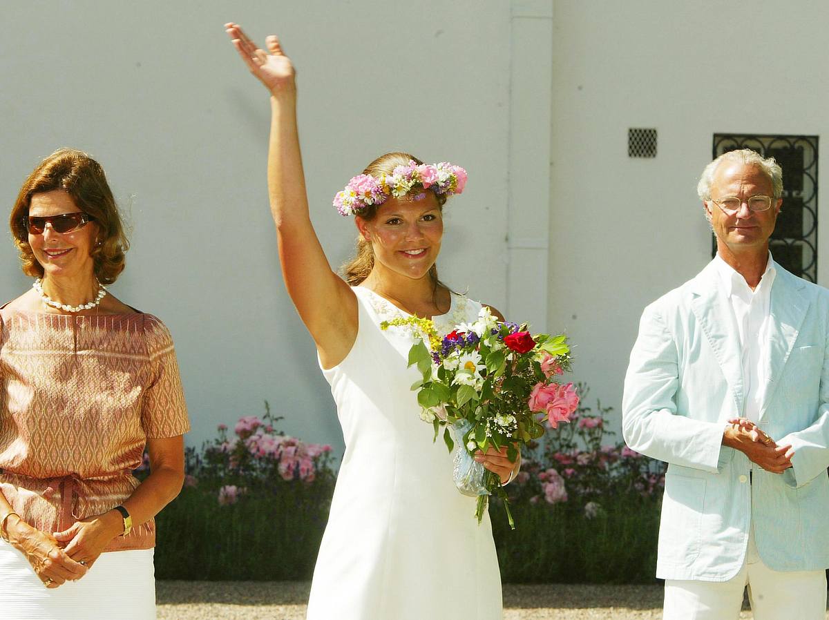 Kronprinzessin Victoria mit ihren Eltern Silvia und Carl Gustaf an ihrem 26. Geburtstag. 