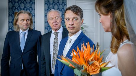 Robert fasst kurz vor der Sturm der Liebe-Hochzeit mit Ariane einen Entschluss. - Foto: ARD/Christof Arnold