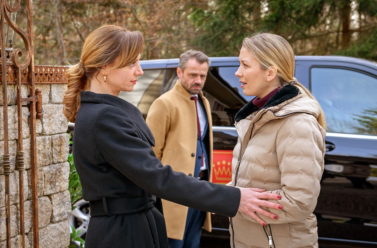 Ariane, Erik und Selina bei 'Sturm der Liebe'.