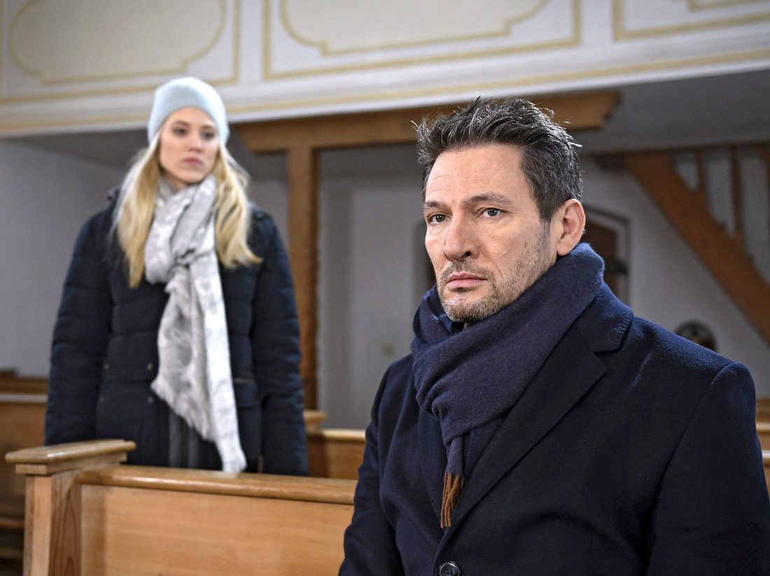 Sturm-der-Liebe-Christoph will nicht akzeptieren, dass Alicia ihn zurückweist. Sturm-der-Liebe-Christoph will nicht akzeptieren, dass Alicia ihn zurückweist.