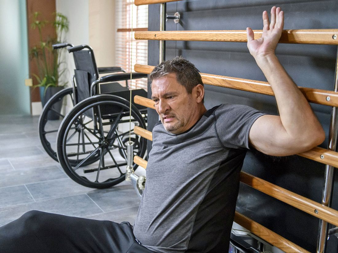 Bei Sturm der Liebe hat Christoph mit seiner Gesundheit zu kämpfen. Bei Sturm der Liebe hat Christoph mit seiner Gesundheit zu kämpfen.