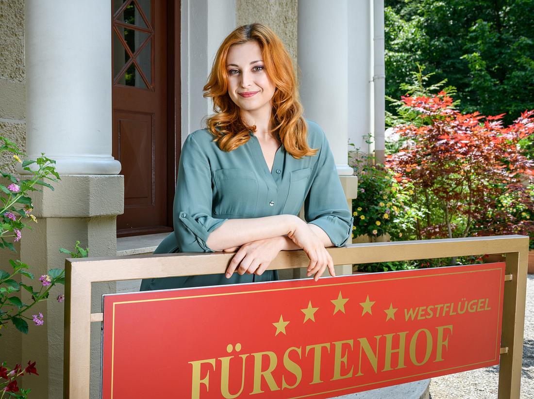 Sophia Schiller spielt bei 'Sturm der Liebe' Constanze von Thalheim. Sophia Schiller spielt bei 'Sturm der Liebe' Constanze von Thalheim.