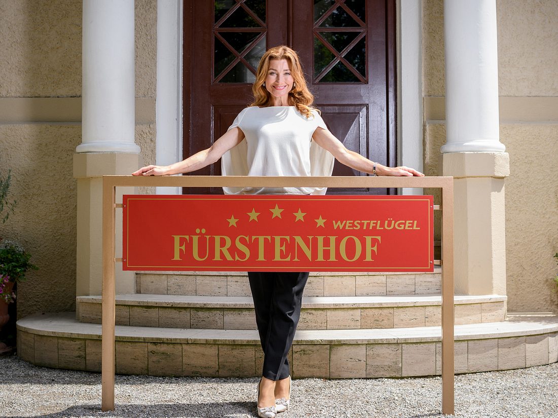 Daniela Kiefer steigt als Alexandra Schwarzbach bei 'Sturm der Liebe' ein. Daniela Kiefer steigt als Alexandra Schwarzbach bei 'Sturm der Liebe' ein.