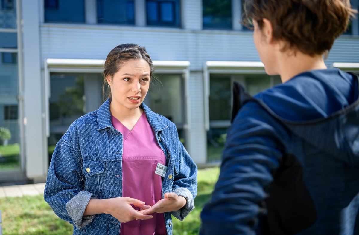 Valentina (Aylin Ravanyar) in Sturm der Liebe.