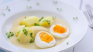 Süß-saure Eier wie bei Oma - so gelingen sie. - Foto: manu10319 / iStock