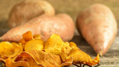 Süßkartoffel-Chips selber machen - Foto: billberryphotography/ iStock