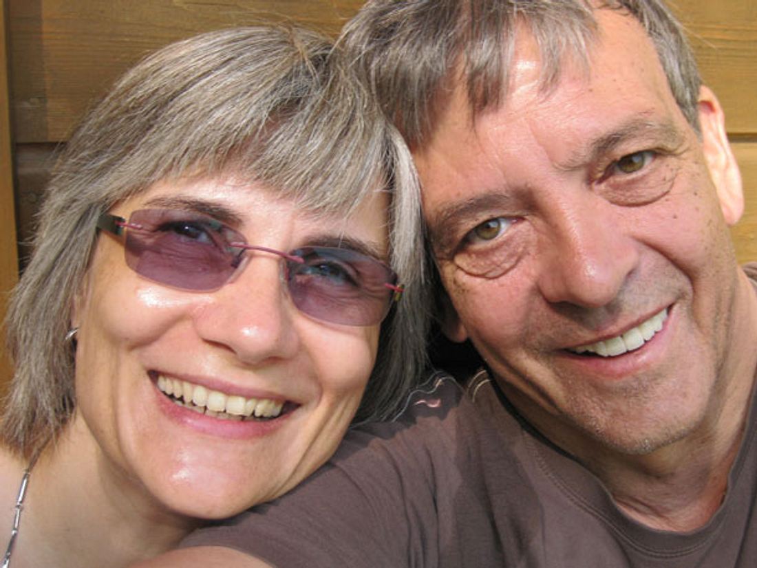 Sympathisch und empathisch: Sibylle und Jürgen Schnell. Die Tierbestatter Sibylle und Jürgen Schnell im Interview.