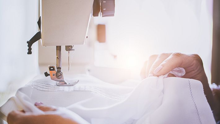 Tischdecke nähen - so einfach gehts - Foto: Branimir76 / iStock