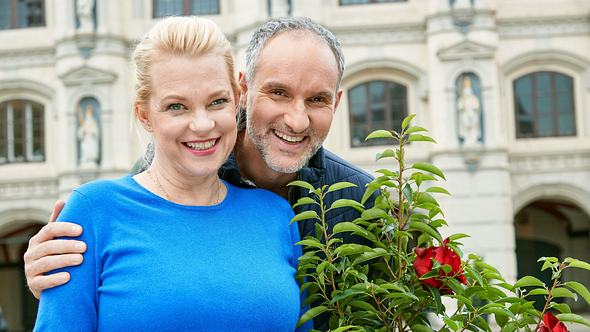Traumpaar der 20. Staffel Rote Rosen: Sandra Reichard und Mathias Wilke. - Foto: ARD/Georg Wendt