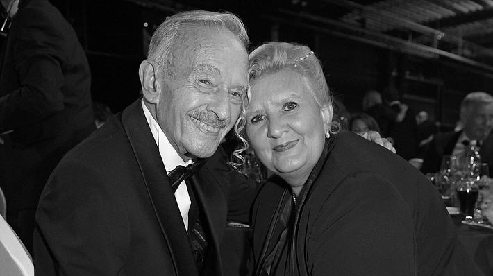 Der ehemalige Traumschiff-Schauspieler Horst Naumann ist im Alter von 98 Jahren gestorben - Foto: Tristar Media / Kontributor / Getty Images