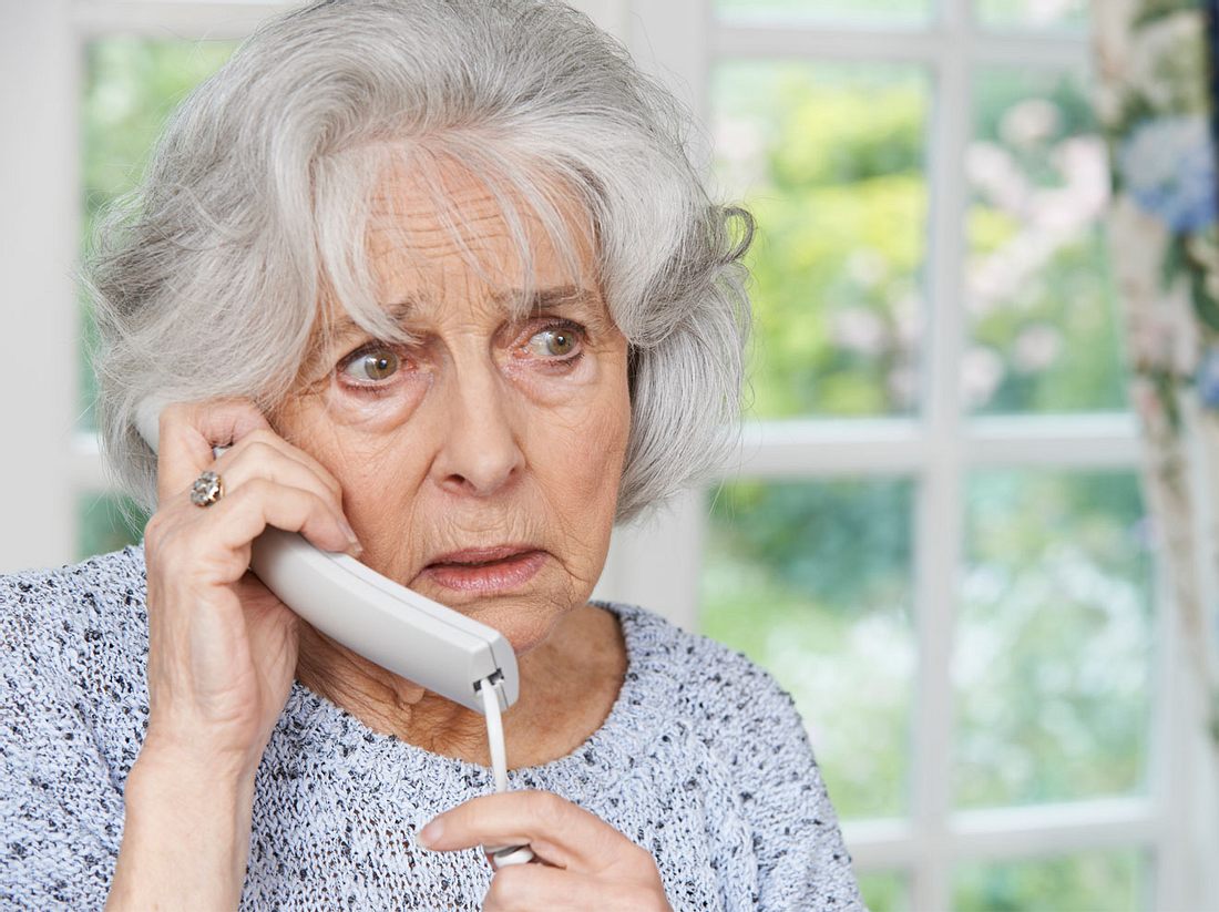 Alte Frau Telefon Alte Frau Telefon