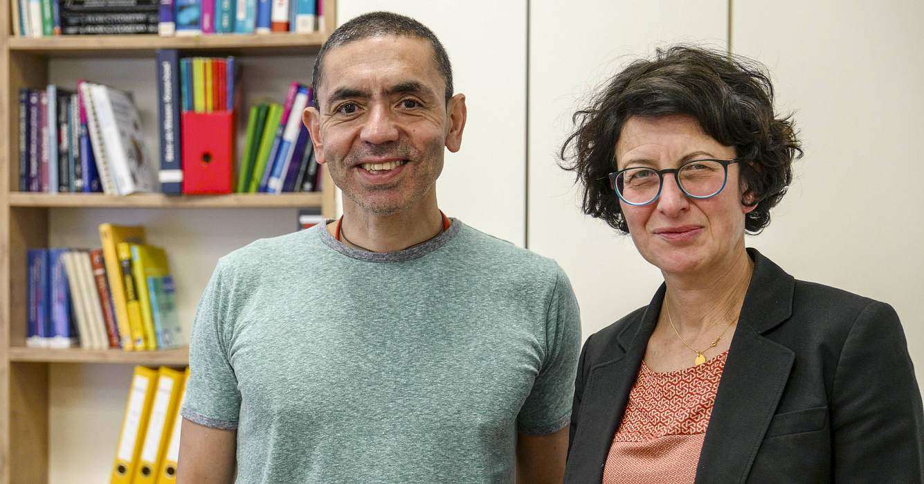 Die Wissenschaftler Prof. Dr. med. Uğur Şahin und Dr. Özlem Türeci. Die Wissenschaftler Prof. Dr. med. Uğur Şahin und Dr. Özlem Türeci.