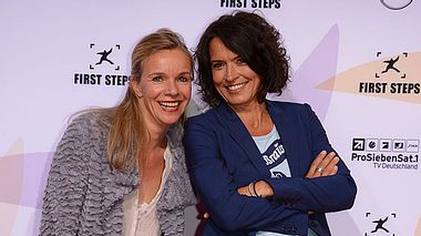 Ulrike Folkerts mit ihrer Freundin Katharina Schnitzler. - Foto: Luca Teuchmann/Getty Images
