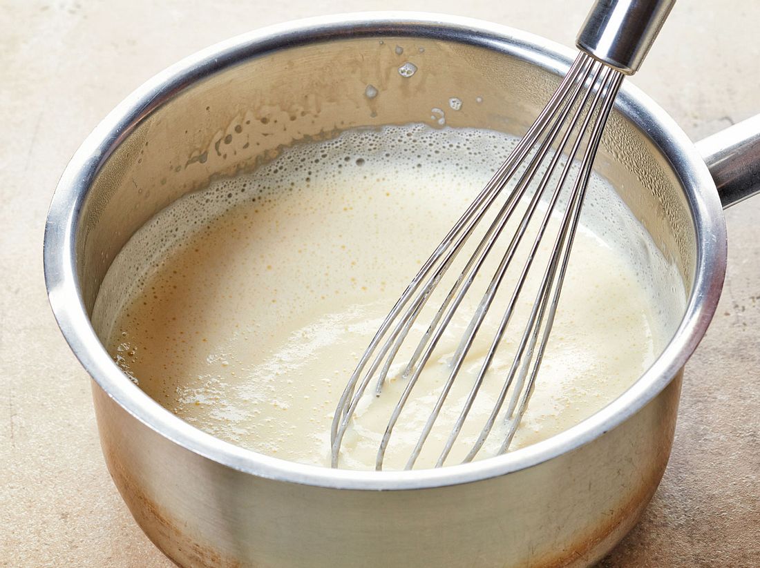 Vanillesoße schmeckt selbst gemacht am besten. Vanillesoße schmeckt selbst gemacht am besten.