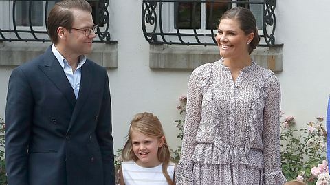 Victoria von Schweden mit ihrem Mann Daniel und ihren Kindern Estelle und Oscar.  - Foto: Michael Campanella/Getty Images