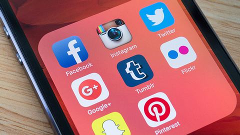 Welche Vor- und Nachteile haben Social Media? - Foto: iStock / Wachiwit
