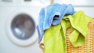 Wenn Sie Wäsche waschen, sollten Sie einige Tipps beherzigen. - Foto: humonia / iStock
