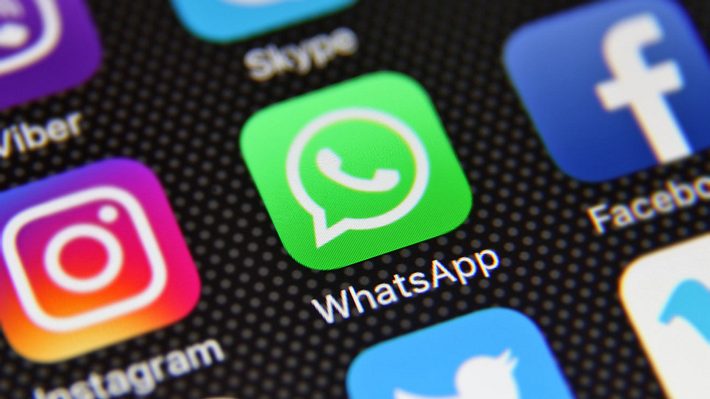 Was sollten WhatsApp-Nutzer vermeiden, um nicht gesperrt zu werden? - Foto: alexsl / iStock