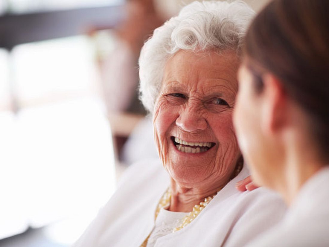 Wie eine alte Dame einer verzweifelten Mutter half. Wie eine alte Dame einer verzweifelten Mutter half.