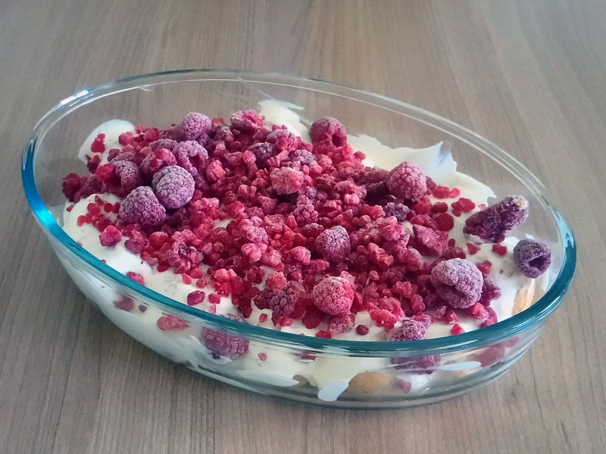 Dieses schnelle Windbeutel-Dessert ist in 10 Minuten fertig.