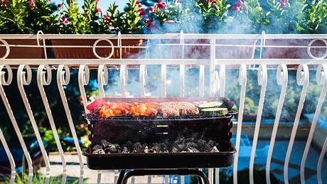 Was sagt das Mietrecht, wenn es um die Nutzung von Balkon und Terrasse geht? - Foto: _jure / iStock